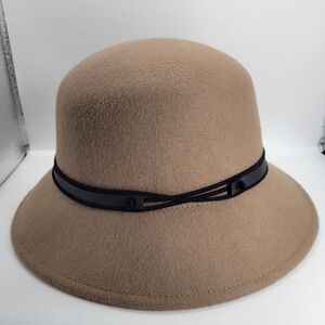 Nine West Felted Wool Hat Tan Wide Brim Cloche Black Faux Leather Band